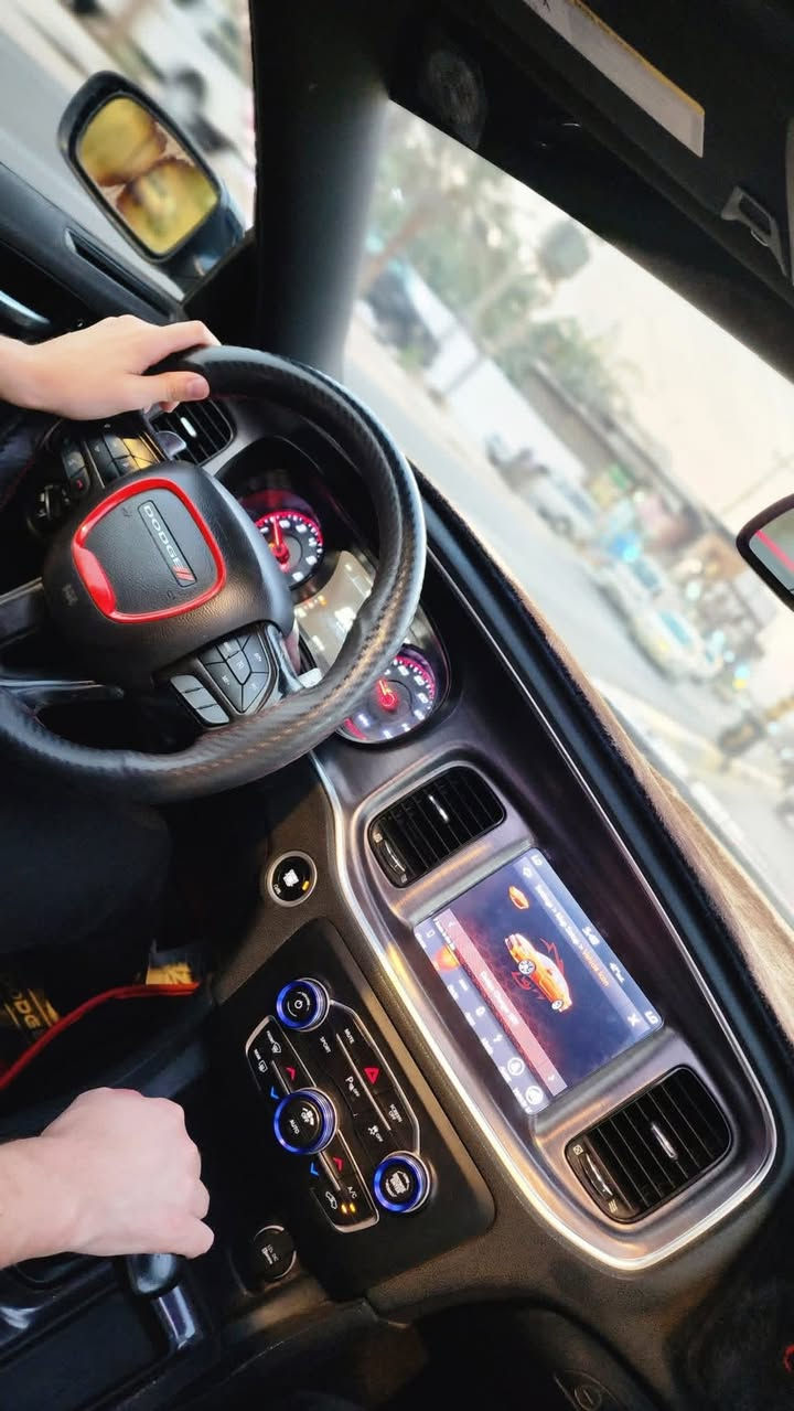 للبيع دوج جارجر RT ماكس
فول مواصفات 
موديل : 2018 . (امريكي) . 
المحرك : V8 5.700
رقم بغداد الدولي الجديد 

ا‎المواصفات :
فتحه سقف
شاشه كبيرة 
الشاشة مع اوپشنات SRT . 
سستم صوت الپاين
مقاعد جلد رياضية . 
مقعد كهربائي خزن ميموري 
حساسات خلفية . 
تشغيل عن بعد . 
محدد سرعة . 
.  كاميرا خلفية .
مرايا متحسسة للاضاءة العالية .
كير شفتات بالستيرن .  
عليهه ادامه كامله 
منضومه تبريد جديده 
منضومه احتراق جديده 
تخم تايرات جديد مع دسكات 
مكان السيارة البصره 
سياره بيه اربع قطع صفحه  تخريب بدون دواخل بدون ايرباك بدون تعديل فقط صبغ 
جاهزه تراي وين ميعجبك 
السعر198$ورقة وبيها مجال 
رقم الهاتف     ***********
