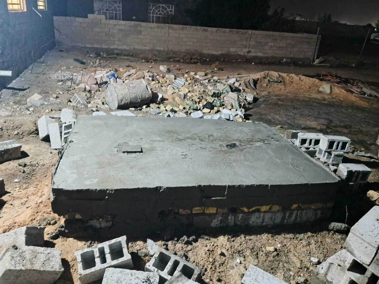 بناء +صب +حفر
+حفر الاابي لسحب الماي 

***********
