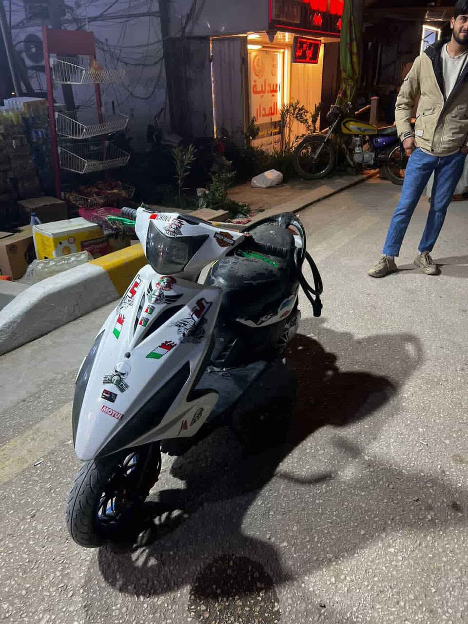 سلام عليكم ماكس مضلع للبيع مزوده جديد 
صالنصه اف ام 
شيال راجع
شوته رياضي 
كلجات رياضيه 
ويل كب رياضي
وبعد هواي شغلات 
السعر 750وبيها مجال 
الرقم ***********
مكاني كربلاء الحسينيه الجريه
