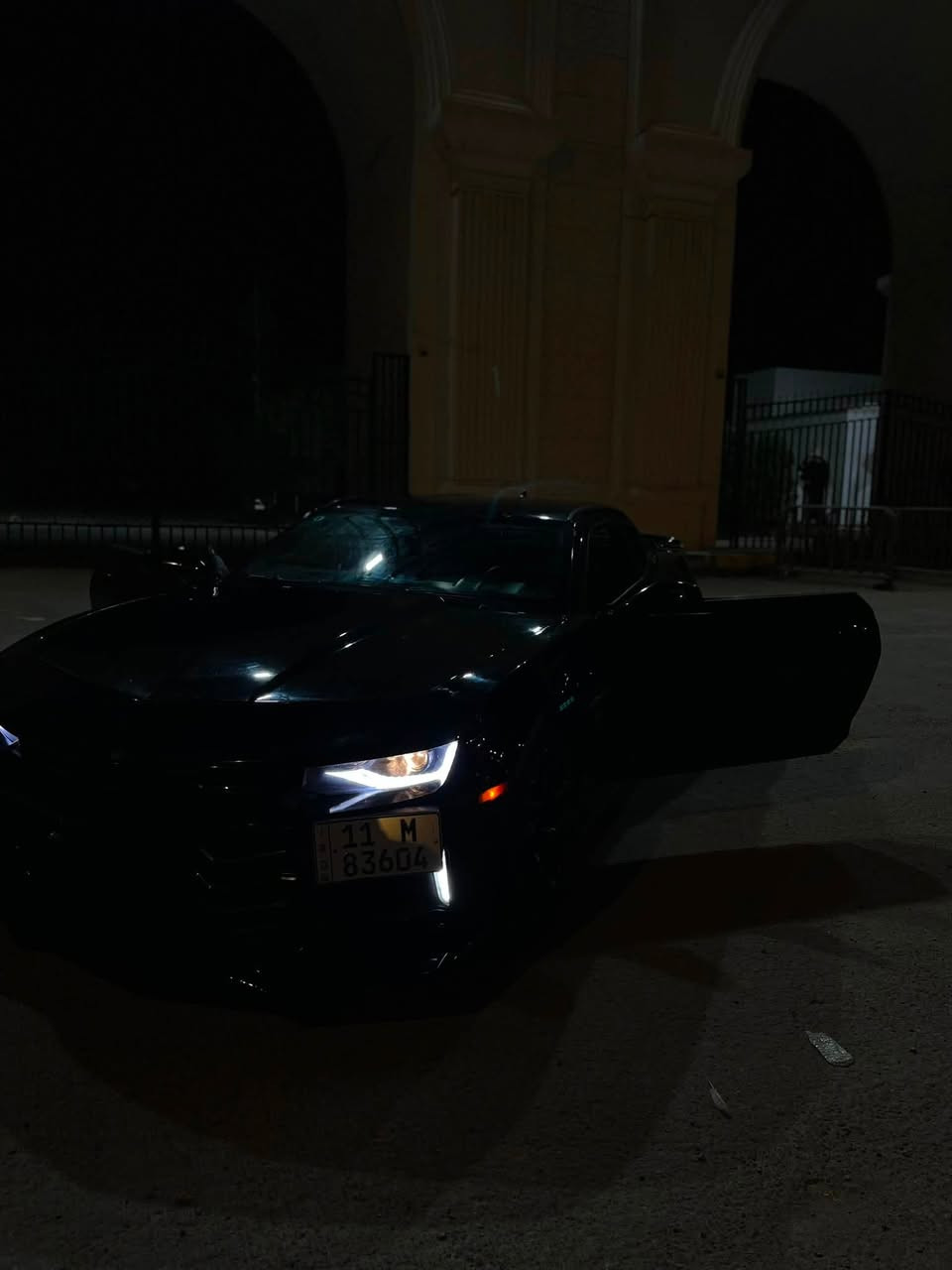 السلام عليكم 

⸻

🚗 شيفروليه كامارو LT –  v6 /2015
✨ محدّثة شكل 2021

🔹 الممشى: 102 ألف كم
🔹 القير: أوتوماتيك + وضع سبورت
🔹 الدفع: خلفي
🔹 السيارة استخدام شخصي ومعتنى بيها

🧰 ملاحظات: 
 • رش جامولغ خلفي
 • بارد خفيف بين باب الصدر والجامولغ الأمامي
(كلشي واضح، ماكو لف ولا دوران)

✨ مواصفات:
✔️ شفتات بالمقود
✔️ شاشة شادها ب350 الف جديده وبيها هواي ميزات يوتيوب ثيمات + بلوتوث
✔️ تكييف قوي
✔️ مكينة وقير على الشرط

💰 السعر: 104ورقة وبيها مجال 
📍 الموقع: كربلاء
📞 موجود بس اتصال ***********
