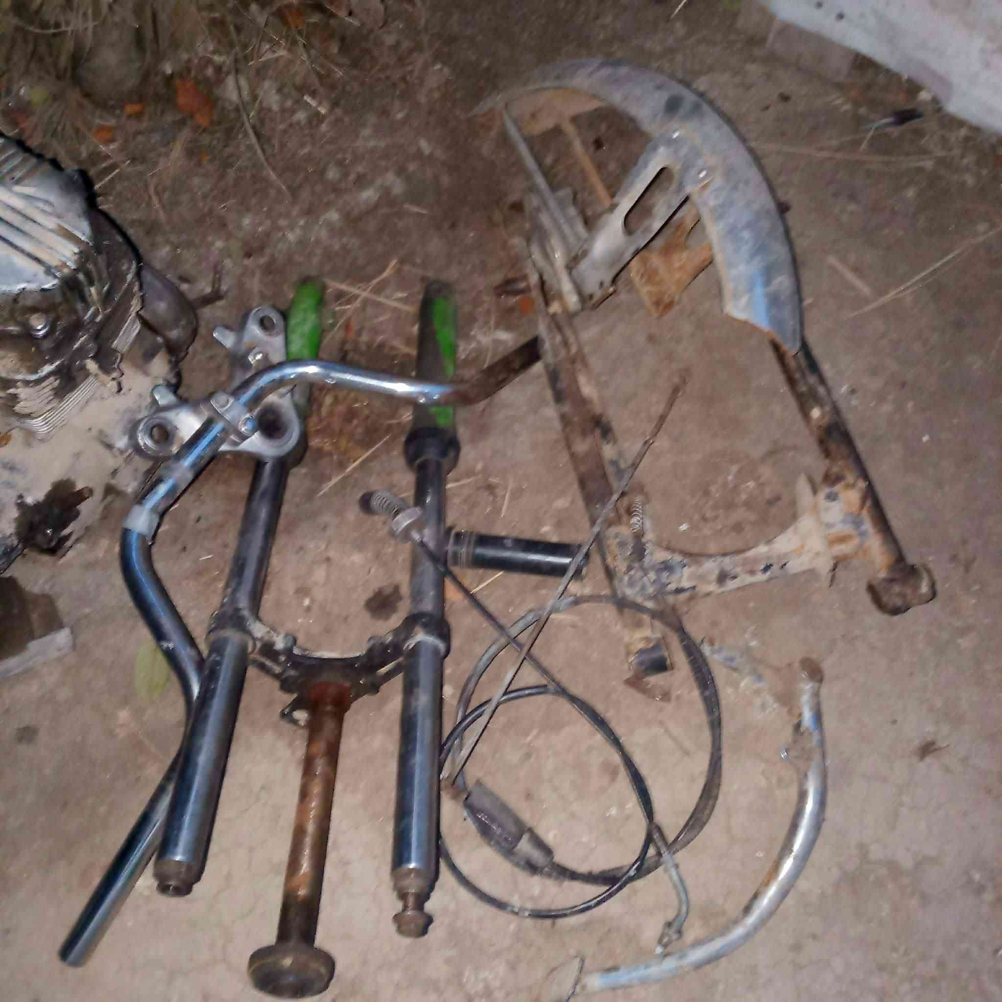 سلام عليك غراض دراجه للبيع شوفت عينك محرك شغال كلشي شغال دبلات مكاني حله الهاشميه ***********انتصل
