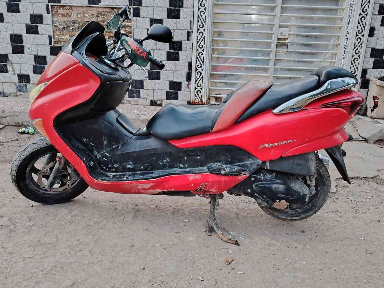 السلام عليكم
دراجة فورزة 09 
دراجة جاهزه بيها نواقص قليله مكينه ما مفتوحة
مثل ماكلت نواقصها قليلة عوزها اشياء بسيطه كلش 
مكاني القادسيه رقم الهاتف واتساب واتصال *********** الخاص مفتوح.
