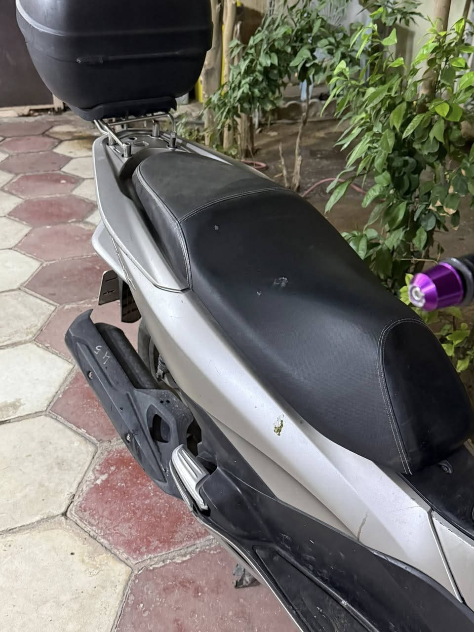 السلام عليكم
للبيع دراجة pcx الجيل الثاني 
مكفولة كاملة رقم بغداد تحويل ثاني يوم
مكاني شارع فلسطين

‭***********‬
