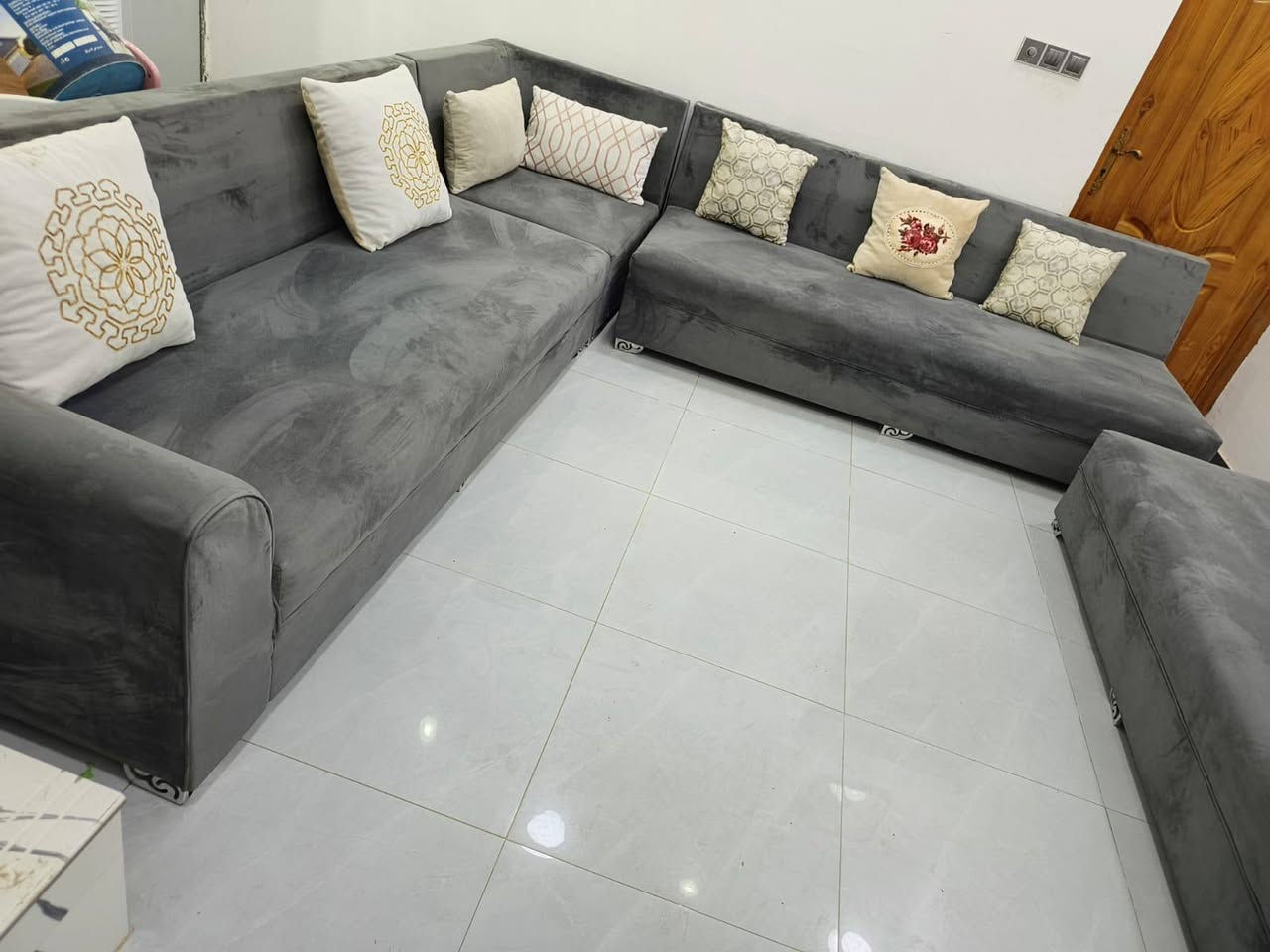 السلام عليكم تخم خليجي اي ضرر مابي مثل ماواضح بلصور يتكون من 3قنفات ام 3وزاويه واحده يعني10نفرات السعر 300وبي مجال العنوان ناصريه


**إذا كنت صاحب هذا الإعلان وتريد حذفه لأي سبب، رجاءا أرسل رسالة إلى الدعم الفني**