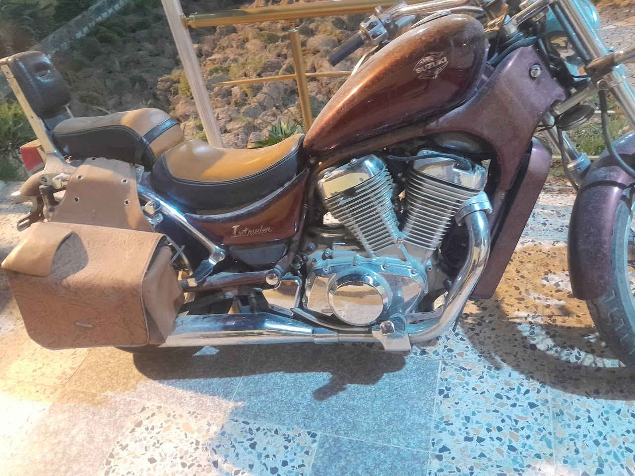 هارلي للبيع 
كلشي مامبدل بي بعده نضيف 
***********
