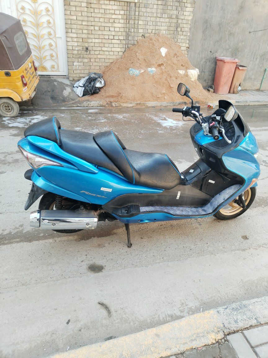 السلام عليكم دراجه للبيع صفر تسعه كرستال كير شغال دراجه نضيفه مكينه مكفوله السعر مليون او بيهه مجال شي بسيط مكاني بغدادللاستفسار رقم الهاتف ***********
