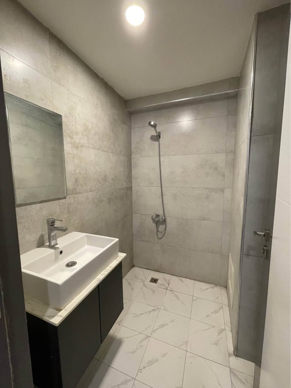 شقة للإيجار في مشروع لايف تاورز 
المساحة ١١٦م / طابق ١٦ 
غرفتين و صالة 
السعر ٤٠٠$
——————-
شووقە بۆ کرێ لە پڕۆژەی لایف تاوەرز
ڕووبەری ١١٦م / تابق ١٦ 
دوو ژوورو هۆڵ
نرخی : ٤٠٠$ 

0750 374 7727 أربيل, العراق
