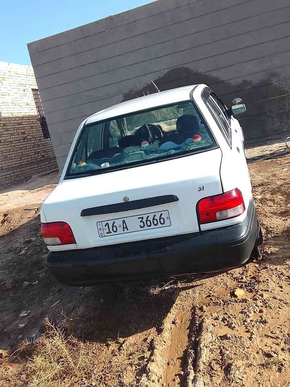 اسلام عليكم ورحمة الله وبركاته  سايبه للبيع 2011بيها صبغ جاملغ الخلفي كير ومحرك خير من الله  السعر 31وبيها مجال مكان الديوانية  قضاء عفك مالكها يمي رقم الهاتف ***********
