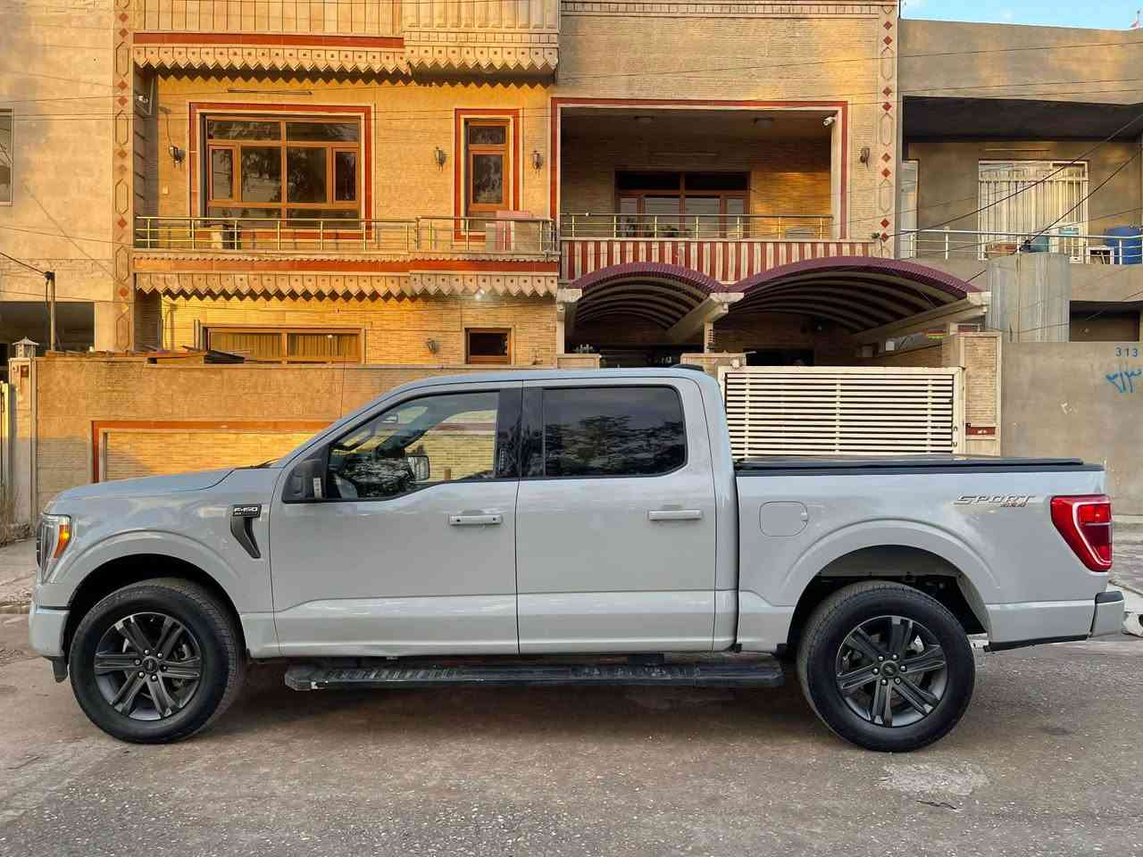 فور پيكب 150. 2023 سياره كه پشت و  پيشي كبس شتيك بربويته سه قف و شانه وفي وصبوغ وبي ناو شاشه گه وره گير له عاردي سياره كه مالي دوسته زور زور جوانه پارجه نييه دوسئ ته عديلي هه يه 6توربويه مه كينه 2700 سياره كه 20مايل روشتوه رقم:*********** أربيل, العراق
