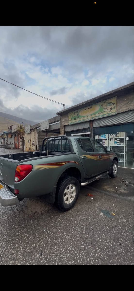 قەزافی ٢٠٠٨گاز 
سەقفو حیزام 
باجی ئەسلی 
مەکینە بیلاد ئنجکتەر 
گئرو مەکینەو دەبل گئر  دوکەلی رەشو شین بەشەرت 
سحر ٨٥و مەجال 
شوئن سۆران 
***********
*********** سوران, أربيل
