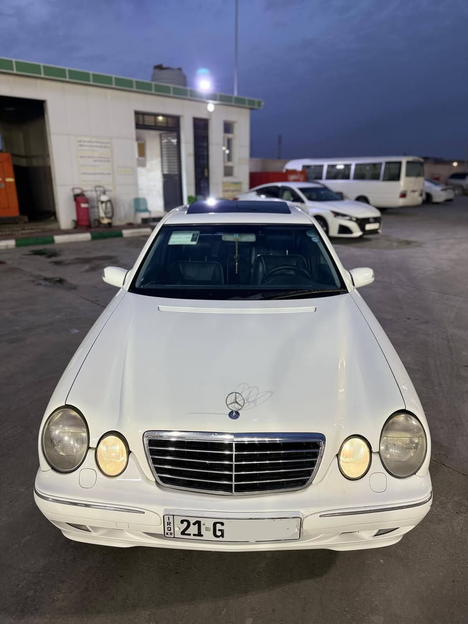 السلام عليكم
مارسدس 2001  اصل
رقم سليمانيه هزه جديده تريد تحويل تريد وكاله جاهز
محرك320  Vبلادي 6 سلندر افنكارد كير تبريد كله سليم صدر امامي خلفي  جديد
السياره وارد ياباني  فول موصفات
فتحه صقف
بصمه ابواب
شاشه كشف اعطال
تبريد قطعتين
لايت بلاد زنون
هواي بيها موصفات
السياره  جديده وكلها على بلاد
السعر 145 وبيها مجال لشراي
العنوان بصره
رقم الهاتف***********
