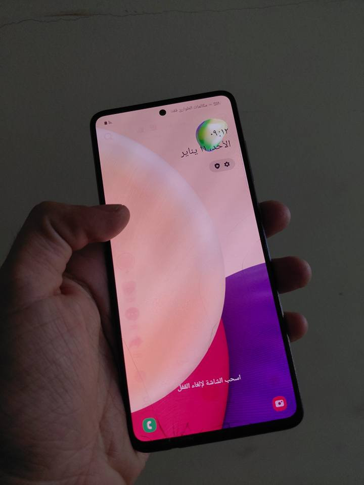 السلام عليكم
هاتف سامسونك كالكسي A51 ذاكره ١٢٨ بطاريه ممتازه 
الشاشه بيها فطور بسيطه من جوه والكامره ايضا من الخلف بيها فطر 
للبيع بسعر ٦٥ وبي مجال 
مكاني بغداد 
للتواصل :***********
