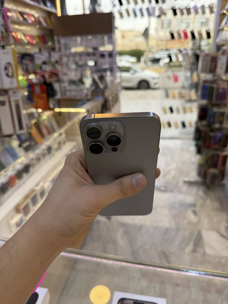 ايفون 15 برو ماكس الذاكرة 512 البطارية 87 الجهاز ماستر باكيت وكيبل كامل ملحقاتة نضافة 100‎%‎ لوك شخط واحد مابيه مفول السعر مليون و75 الف وبيه مجال بسيط حك الجية فقط 
مكاني بغداد السيدية الشارع التجاري 
اتصال فقط واتس لو رقم ***********
