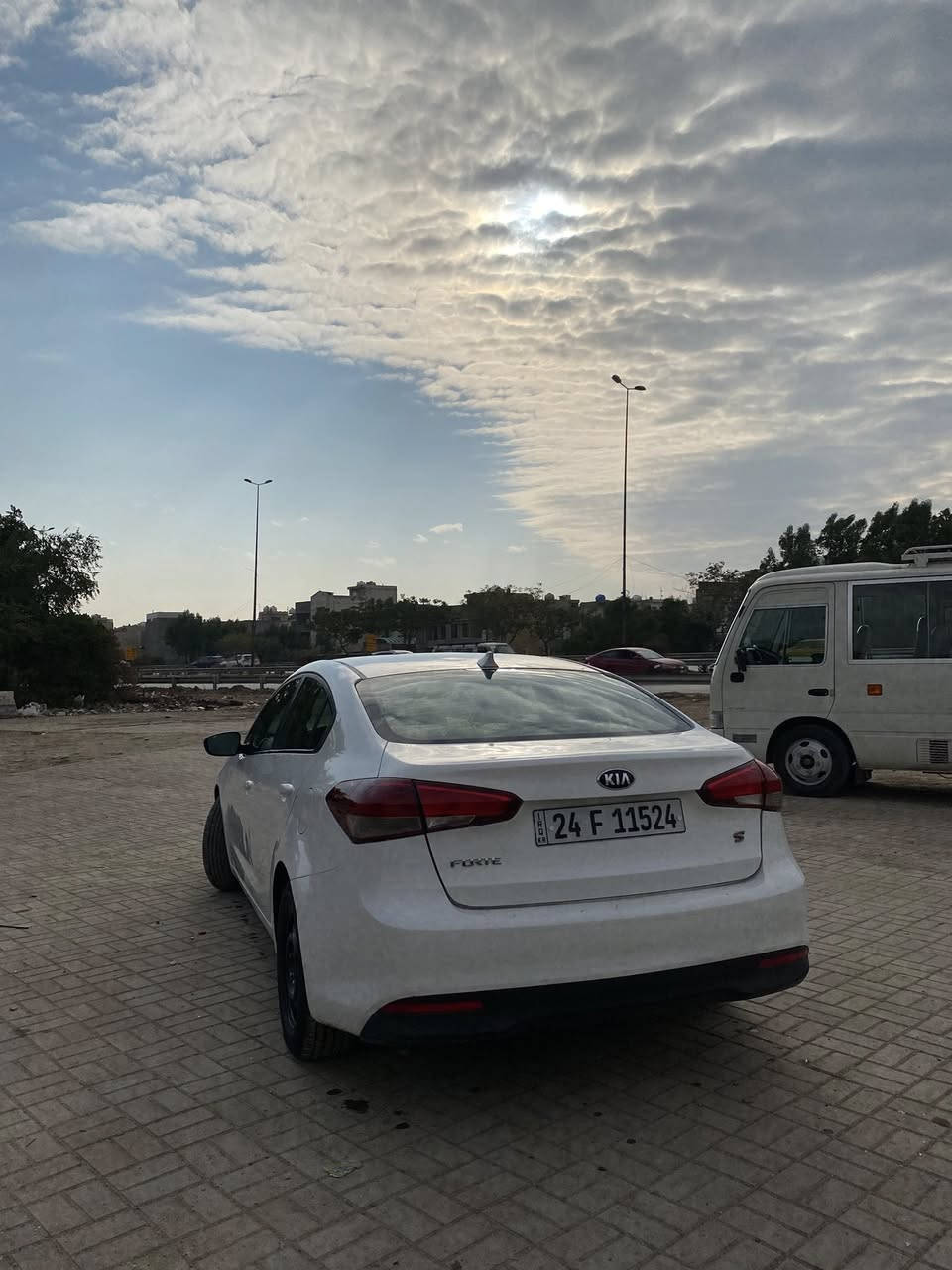 للبيع
كيا فورتي 2017
وارد امريكي 
رقم دهوك الجديد هزة و سنوية جديدة 
حادث حالوب (معمرة) 
بدون صبغ 
دعامية الامامية مبدلة فقط 
بارد باب السايق و العبري 
ايرباكات سليمة 
مكانهة بغداد 
*********** 
***********
