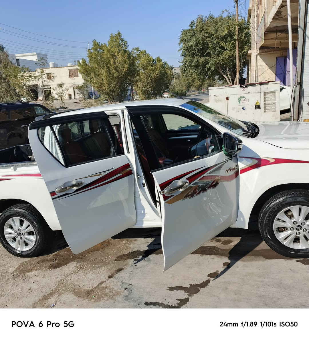 ‏عليكم TOYOTA هاي لوكس 2017 فول مواصفات تحكم ستيرن جهتين مانع نزلاق اشاير بمري رقم بابل دولي تحويل ثاني يوم بسمي السياره موجوده بديالى رقم الهاتفف
‏*********** بيه شخط بصور موضع السعر ٢٥٠  ماشيه ٢٢٥
