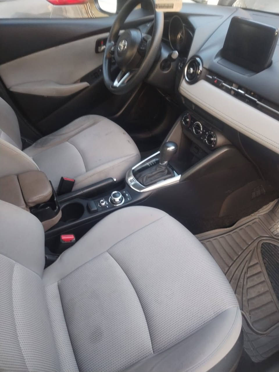 للبيع - او مراوس– تويوتا يارس 2019 وارد أمريكي رقم سليمانية

سنوية جديدة ال٢٠٣٠

بأسمي تحويل مباشر

أو وكالة

🔹 المواصفات:

الموديل: تويوتا يارس Yaris

سنة الصنع: 2019

وارد: أمريكي

رقم اللوحة: سليمانية دولي 

اللون الخارجي: فضي

المحرك: 1500cc الكبير – اقتصادي يعمل على البانزين العادي بدون دوانز 

ناقل الحركة: أوتوماتيك – 6 سرعات

عادي+ اوتماتيك+سبورت

دخول بصمة+تشغيل بصمة +صندوق بصمة 

العداد: ,٦٥٠٠٠ ميل ✅

تشغيل بصمة ✅

شاشة وسطية + كاميرا خلفية ✅

مكيف بارد جداً ❄️

رادار مانع تصادم أمامي ✅

نظام قفل سرعة (كروز كنترول) ✅

داخلية نظيفة جداً كما في الصور

🛠 ملاحظات مهمة:

السيارة نظيفة عدا حادث خفيف
قطعة واحدة 

بدون دواخل 

بالبنيد 

تم صبغ البنيد فقط – باقي السيارة صبغ وكالة

خالية من المشاكل – كير، ماكينة، تبريد بحالة ممتازة

اقتصادية جداً في البنزين

استخدام ناعم جداً

💰 السعر المطلوب: 11,000 دولار 

قابل للتفاوض 

📞 للتواصل: *********** 

او عبر الماسنجر
