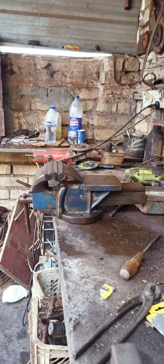 سلام عليكم منكنه
تفتح 15سانتيم 
عرض 14سانتيم 
*********** بي واتساب
