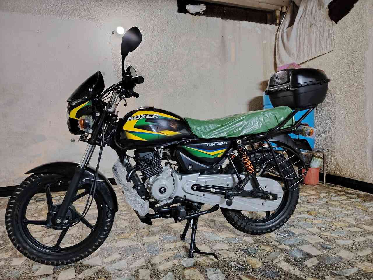 السلام عليكم دراجه بوكسر أوراق موديل 2023دراجه كفاله جديده كلش ماشيه ٦الاف سعر مليون ٨٠٠(1800) شراي يتصل ***********مكاني بصره الأمن
