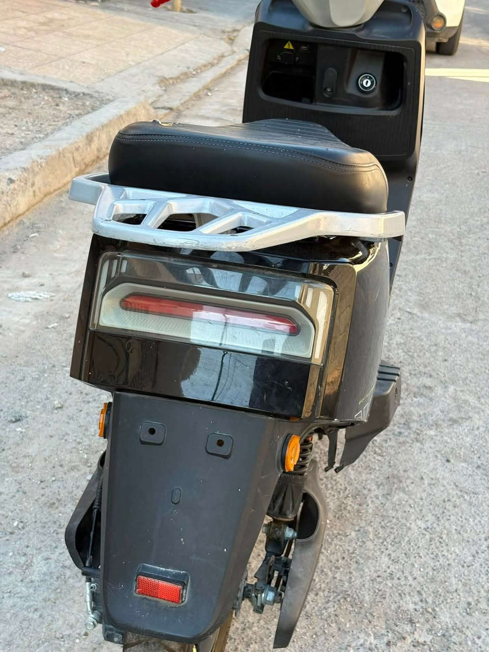 دراجة شحن للبيع دراجة جديدة بيه نقص بس بطاريات السعر 280وبيه مجال
العنوان البلديات ***********
