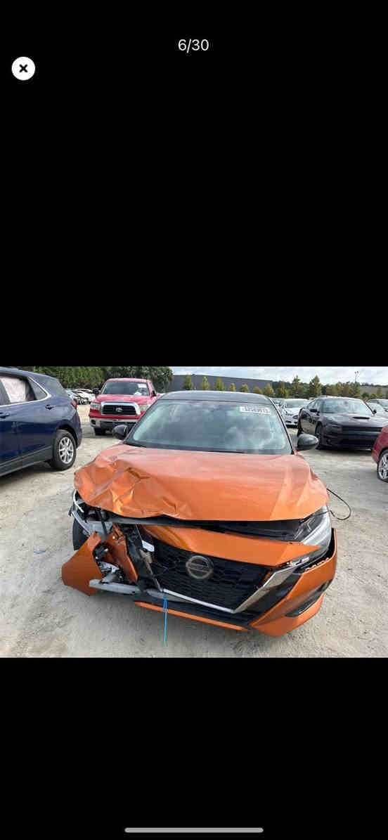 سينترا SR 2021 
سقف اسود بلادي 
بنيد مبدل اسود ومصبوغ وجاملغ كلير بدون معجون السيارة وبيها بارد شوية باب خلفي جهة السكن 
السعر 145مجال بسيط
*********** خناقين, ديالى
