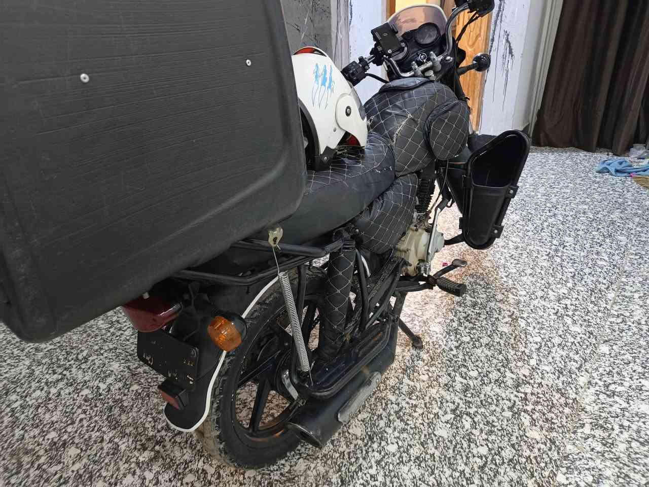 دراجه بوكسر موديل ٢١ للبيع مكاني ميسان للتواصل ***********
