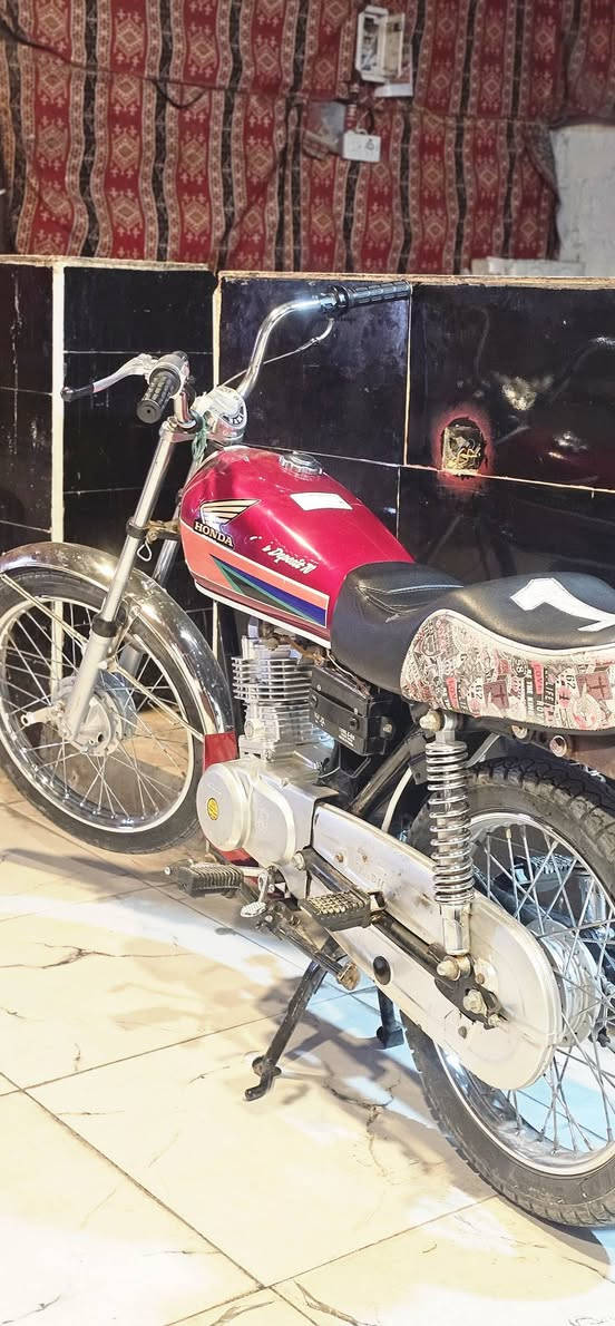 درجة ايراني تعمير 25 درجه نضيفه مكفوله أوراق سنكر بس مجفته المكينه مره وحده سعر 750 وبيها مجال عنوان العماره قلعة صالح. تصال ***********
