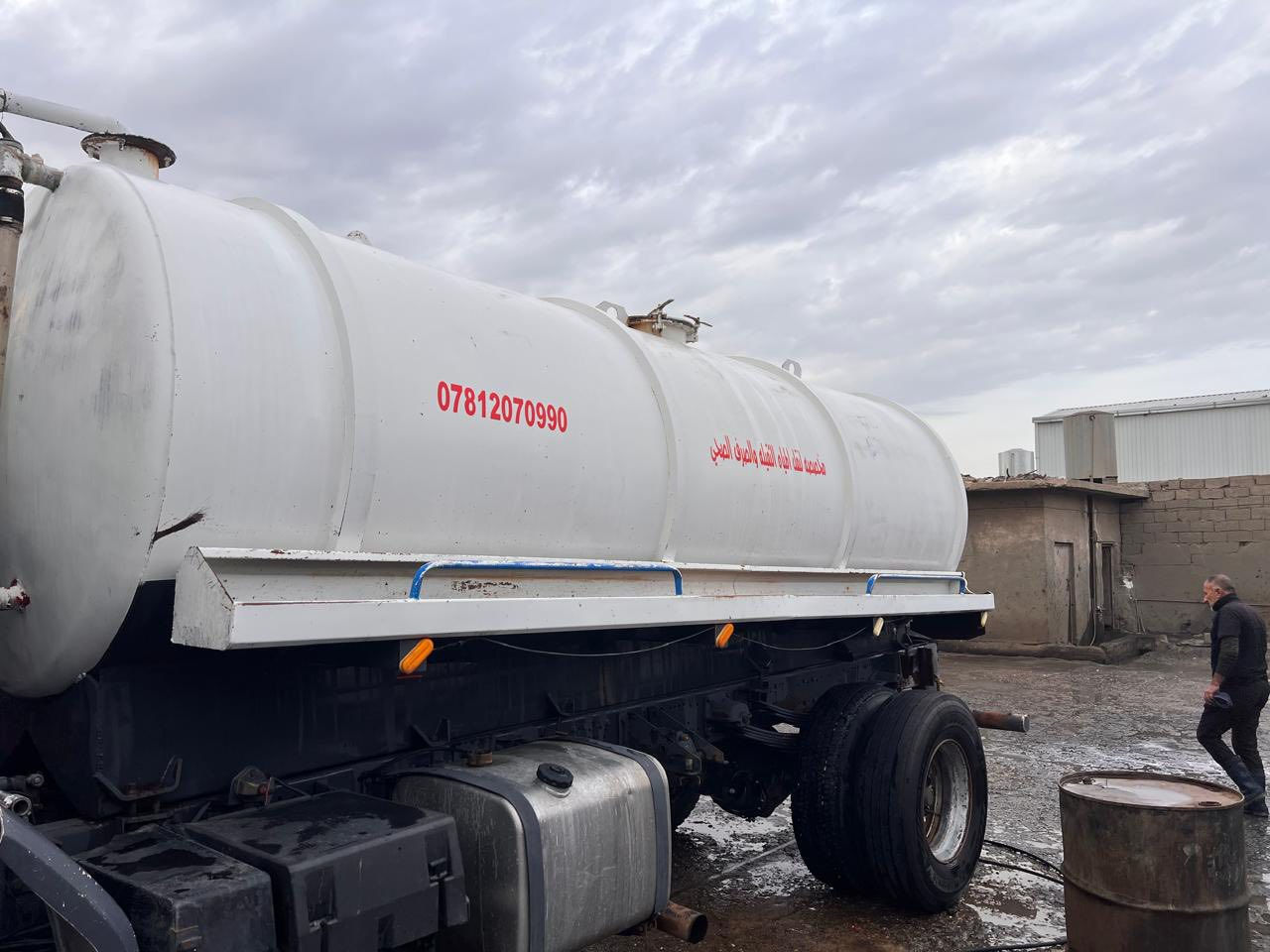 تانكي مياه ثقيلة للبيع مع ماطور ومضخة 
حمولة 14 
تانكي نظيف جوا شغل 
سعر 28 ورقة 
للاستفسار الاتصال على 
***********
