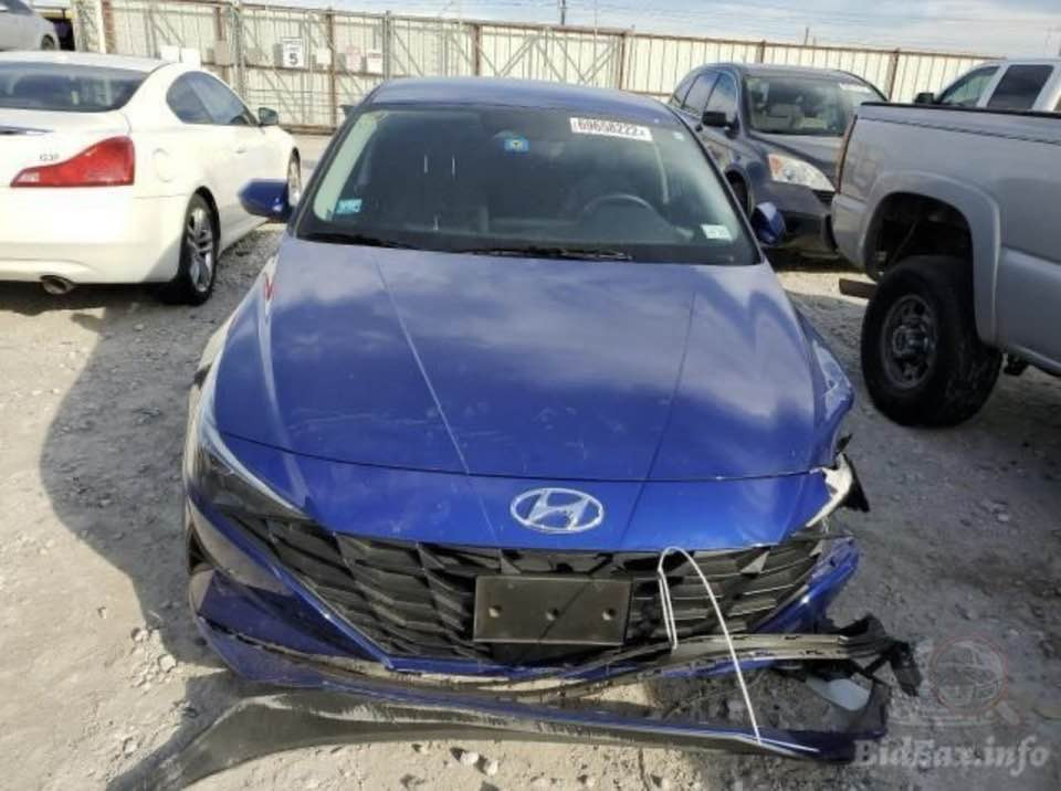 سلام عليكم النترا 2021 وارد امريكي نص فول ماشي 65 الف السعر 135 نظيفة جدا مكان بغداد يوجد ملاحظات بالكشر 
***********
