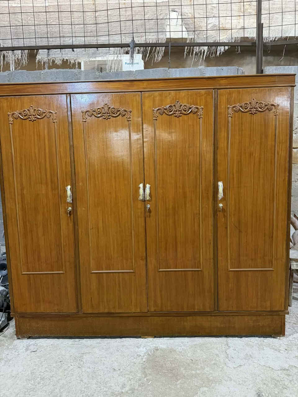 سلام عليكم كنتور ٤بوب صاج السعر ٢٥٠.
{***********}
{***********}
