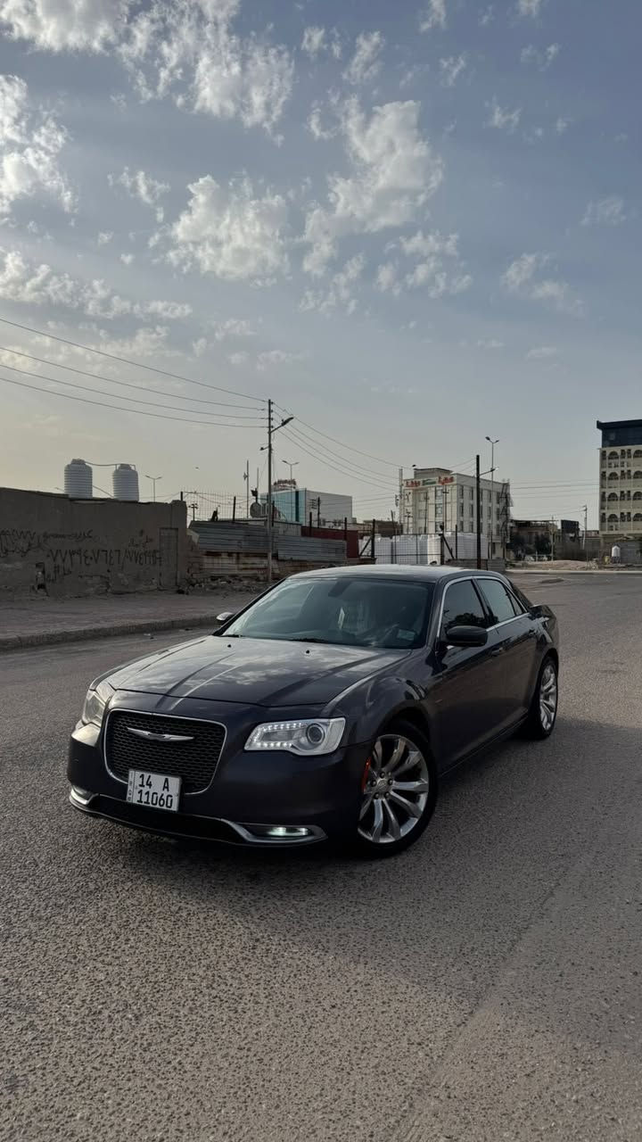 سلام وعليكم اوباما 2015 مواصفات عاديه بدون بانوراما كشن جلد داخل عسلي شاشه  جبيره سنويه ورقم بصره الجديد بأسمي وارد امريكي حادثه فقط بارد بالجاملغ الامامي ولباقي كفاله ماشيه 110 جديده السياره.
العنوان:بصره
السعر:188
رقم الموبايل:***********.
