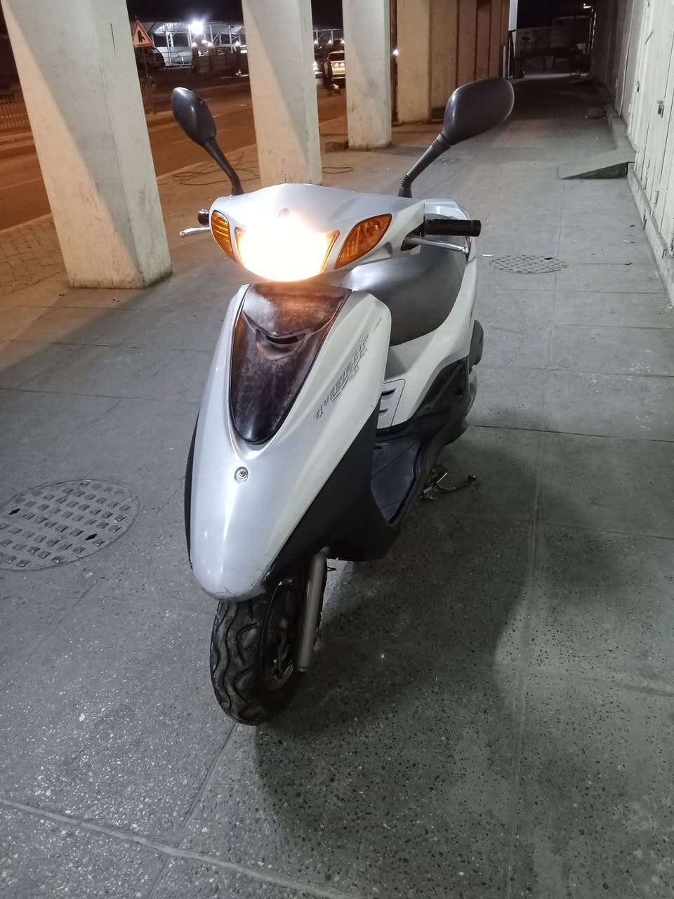 السلام عليكم شباب دراجة ابريز نوزل مكفولة كفالة عامة كلهه ابلادية وكلهة شغالة صارلهة  اسبوعين من امنزلهة رمبة وبعدهه على وضعية الرمبة جديدة بمعنة الكلمة ماشية 23الف بس يعني شي قليل ماشية العنوان بغداد باب المعضم ولا ستفسار ***********
