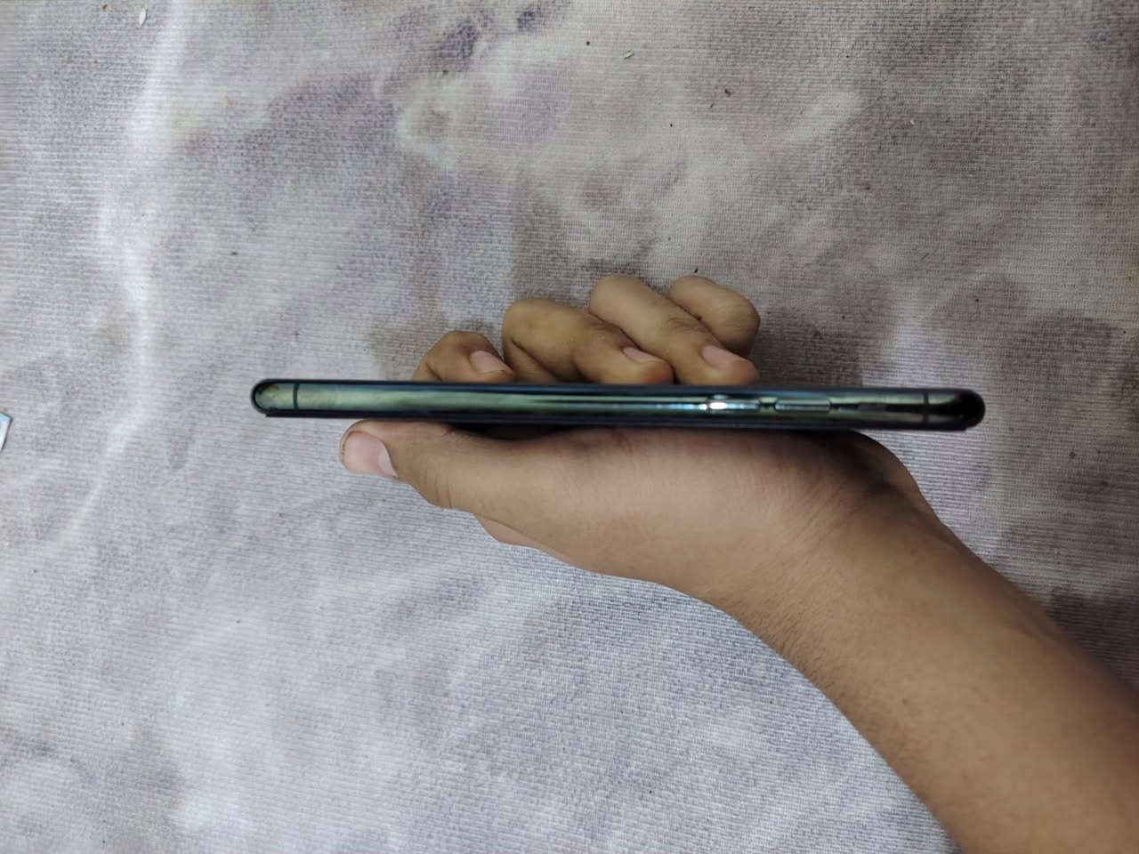 ‏11برو ماكس ذاكره 64بطاريه 87مداخل تصليح مكاني بياع ***********
