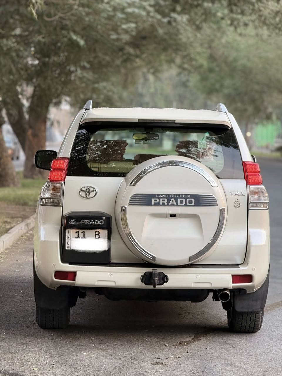 السلام عليكم
برادو 2013 كويتي شرط ( اخت الزيرو ) بعدهه بوضع الشركه 

السياره جديده لوك شرط كلهه شركه بعدهه بوضع الزيرو جديد 

المواصفات فول ١/١ كويتي معروف الساير  السبير والعده مامستخدمات زيرو جديد بشكل مكفوله من الصبغ والبارد ومن كلشي حته مكفوله حته البلاستك كفاله محرك كير صدر تخم تاير بعده كله جديد  ونعومته خير من الله ماشيه ٨٠ الف وعل فحص عل شرط استخدام شخص من الشركه لحد هسه عدنه الموصفات كويتي فول 

فتحه سلايت 

بصمه 

١٠ايرباك 

دبل  تانكي 

هوك خلفي 

مري شفط وترحيب

فول تحكم استيرن 

كروز سرعه 

داخل صاج ملكي 

دركه صاج 

كشنات جلد وبعدهن بنايلون الشركه وال ٧ راكب بعده مامفتوح 

سبير معلك 

محرك 6 سلندر 4000

دفع رباعي 4x4 

7 راكب 

السياره جديده وبل عافيه عل ياخذهه 

مكان السياره بغداد البلديات 

رقم بغداد الدولي سنويه وهزه جديده 

رقمي ***********
