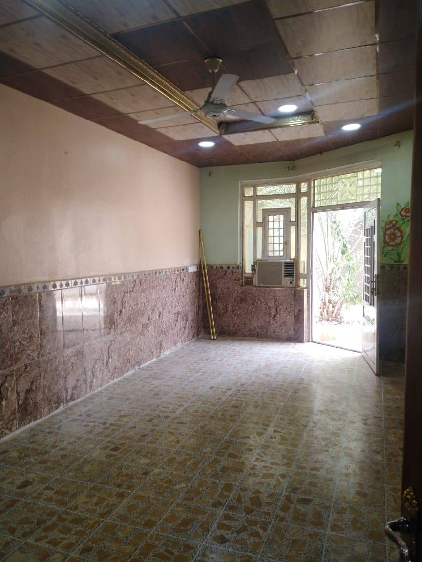 مشتمل _للبيع 🏡

  🌍 الموقع  /سامراء حي المثنى خلف الخضراء 🏡
  📍 

  📐 المساحه  / ( 175   ) طابقين 🏡
  🧱  سيراميك   _ شارع 12🏡

  📄 طابقين 4غرف نوم   ✅️ 

  💠 يتكون من 4 غرف 
                    وصاله واسعه ومطبخ
                     🏡    وحمامات  داخلي وخارجي  🏡
                               

  💰 السعر  / ( السعر 90 مليون وبيه مجال 🏡

        ■■■■■■■■■■■■■■■■■■■■■■■■
           للإستفسار أكثر يمكنم التواصل عبر رقم الهاتف 
                ☎️ ( ***********)☎️  

        
  🙋‍♂️ مكتب السهل الاخضر للعقارات الضباط الثانيه 🏡
