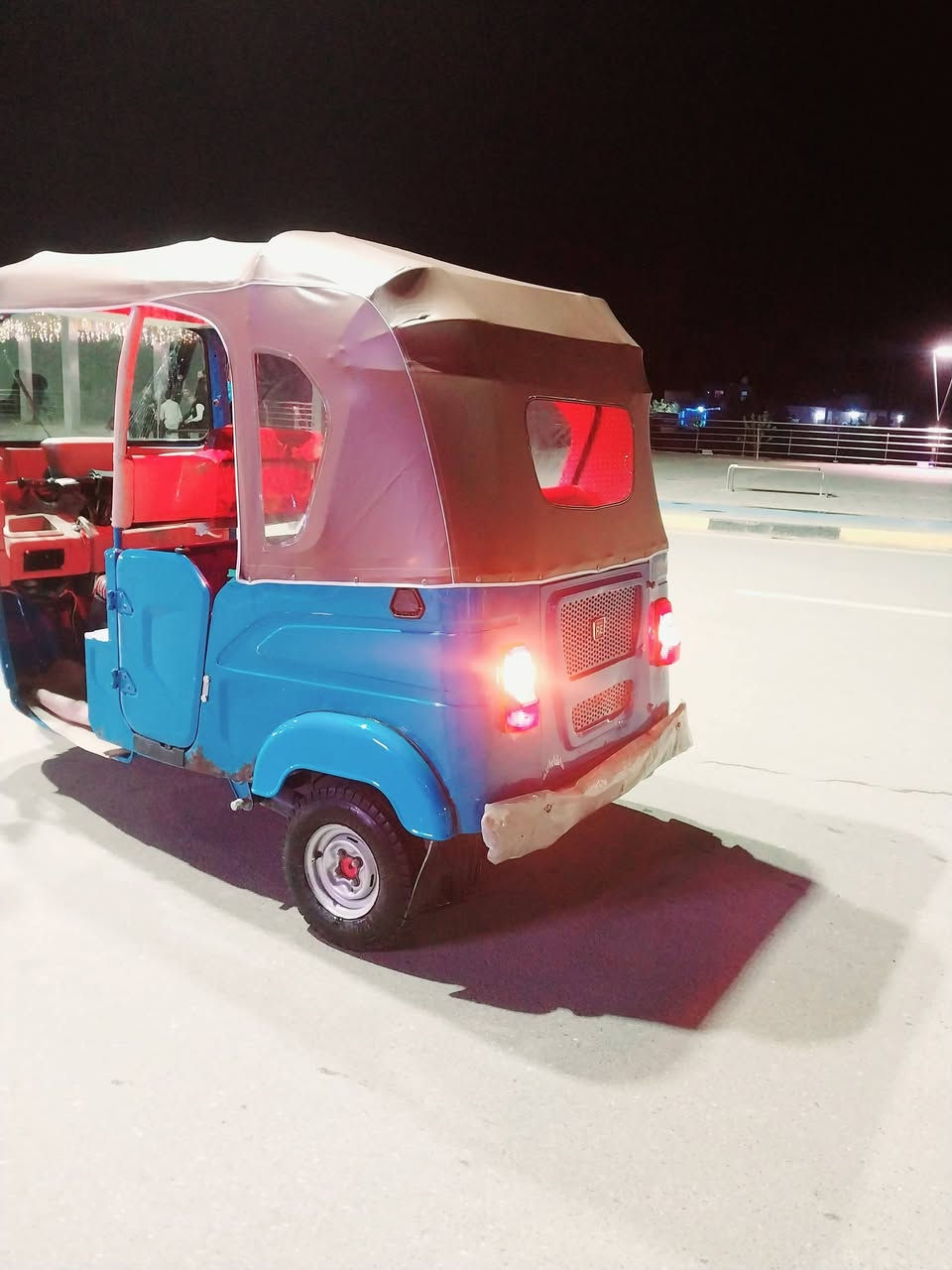 السلام عليكم تكتك للبيع رقم واسط تحويل ثاني يوم  موديل 22 المكان واسط قضاء الحي لتصال ***********
