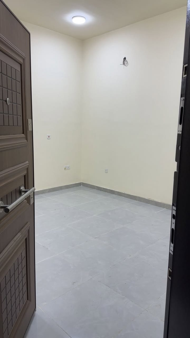 مشتمل معزول بناء حديث غير مسكون سابقا
بريهه قرب غصن الرمان 3 غرف+ مطبخ مجهز من كلشي سعر مليون 
يؤجر شركة مكاتب سكن
***********
