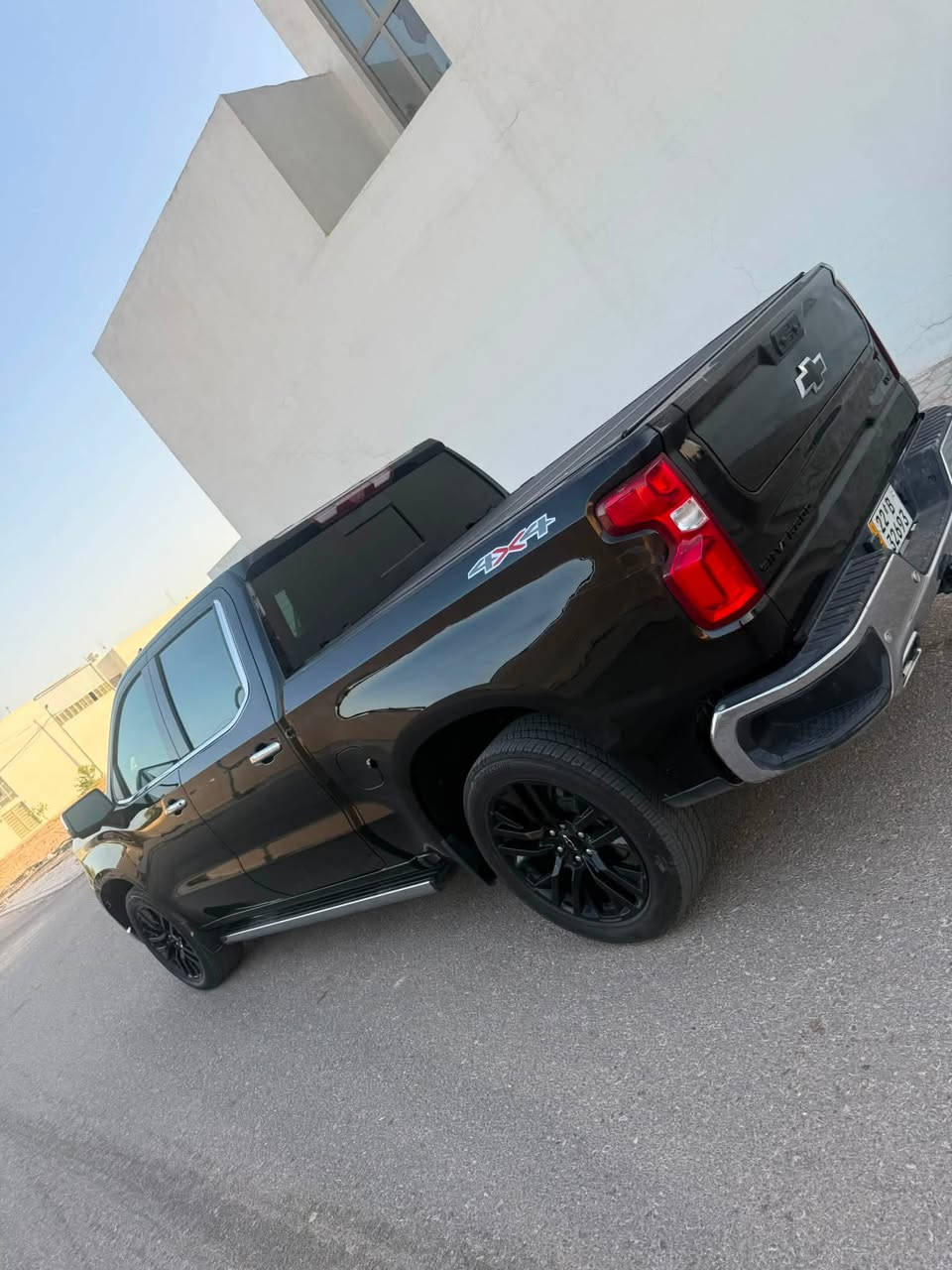 شوفر سلفرادو 2025 LTZ
ماشية 9000
‏السياره فول مواصفات 1/1 
بصمه فتحه جلد كراسي حار بارد 
محرك 8 سلندر 6.2
كزوزات رياضي من الشركه 
سبع كامرات محيطيه حساسات 
السياره بدون صبغ بدون تبديل 
بيها فقط مكانين بارد 
مكان السياره النجف 
للاستفسار الاتصال 
***********
