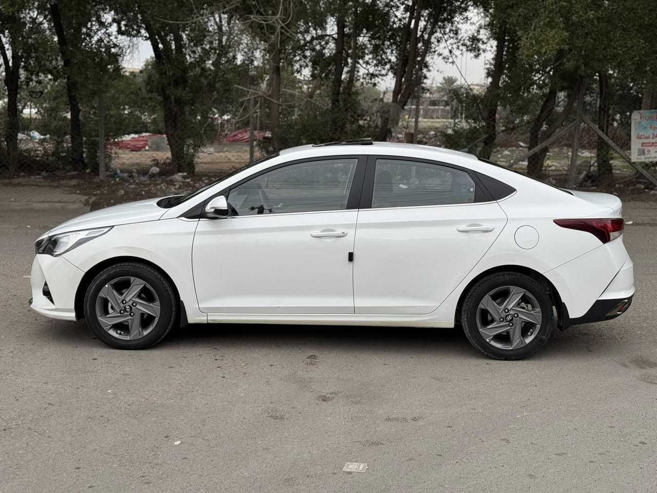 هونداي اكسنت 2021 وارد خليجي
مواصفاتها 
شاشه كبيره 
سلايت 
تحكمات ستيرن جهتين 
محرك 1600 دوش 
ويل كب 
تخم تاير جديد 
تبريد قطعتين 
اشاير بالمري 
السياره جديده 
السياره رقم بغداد وباسمي 
السعر 133 
للاستفسار ***********
