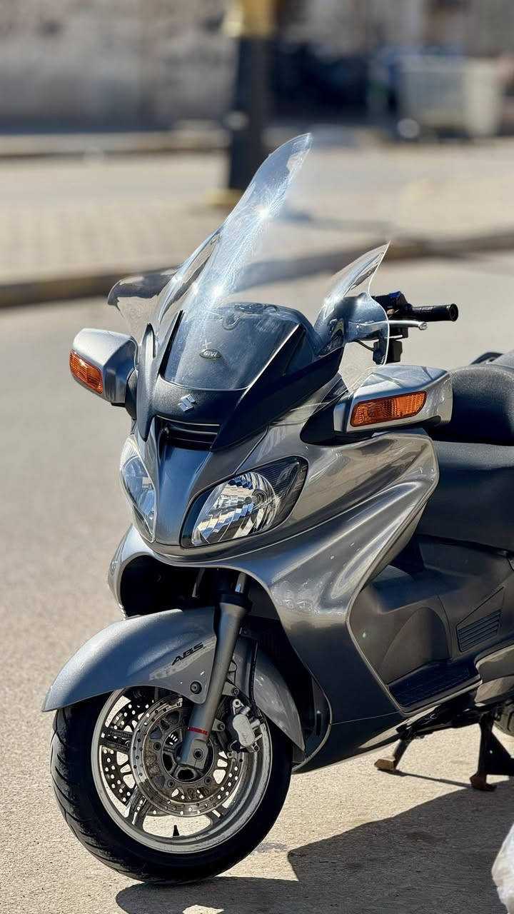 السلام عليكم سكاي ويف 650 فول موصفات  مكفوله كفاله عامه لون فيلي
جامه فراشه
سكيورتي 
GBS
ABS
جامه كهربائيه 
دفايه يدات
الدراجه مكفوله من كلشي
***********
