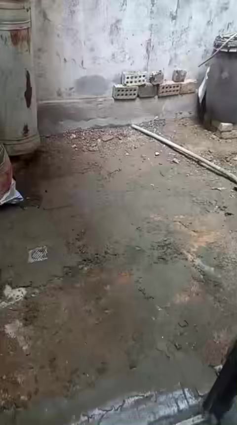 دار في حي القاهرة بضهر جامع النداء
قرب الشارع العام ٥٤ متر
طابق الارضي صالة ومطبخ وطارمه اماميه وخلفية والخدمات
الطابق الثاني غرفة صغيرة + غرفة كبيرة وبالكونه 
٣٧٥ الف الاجار
***********
***********
