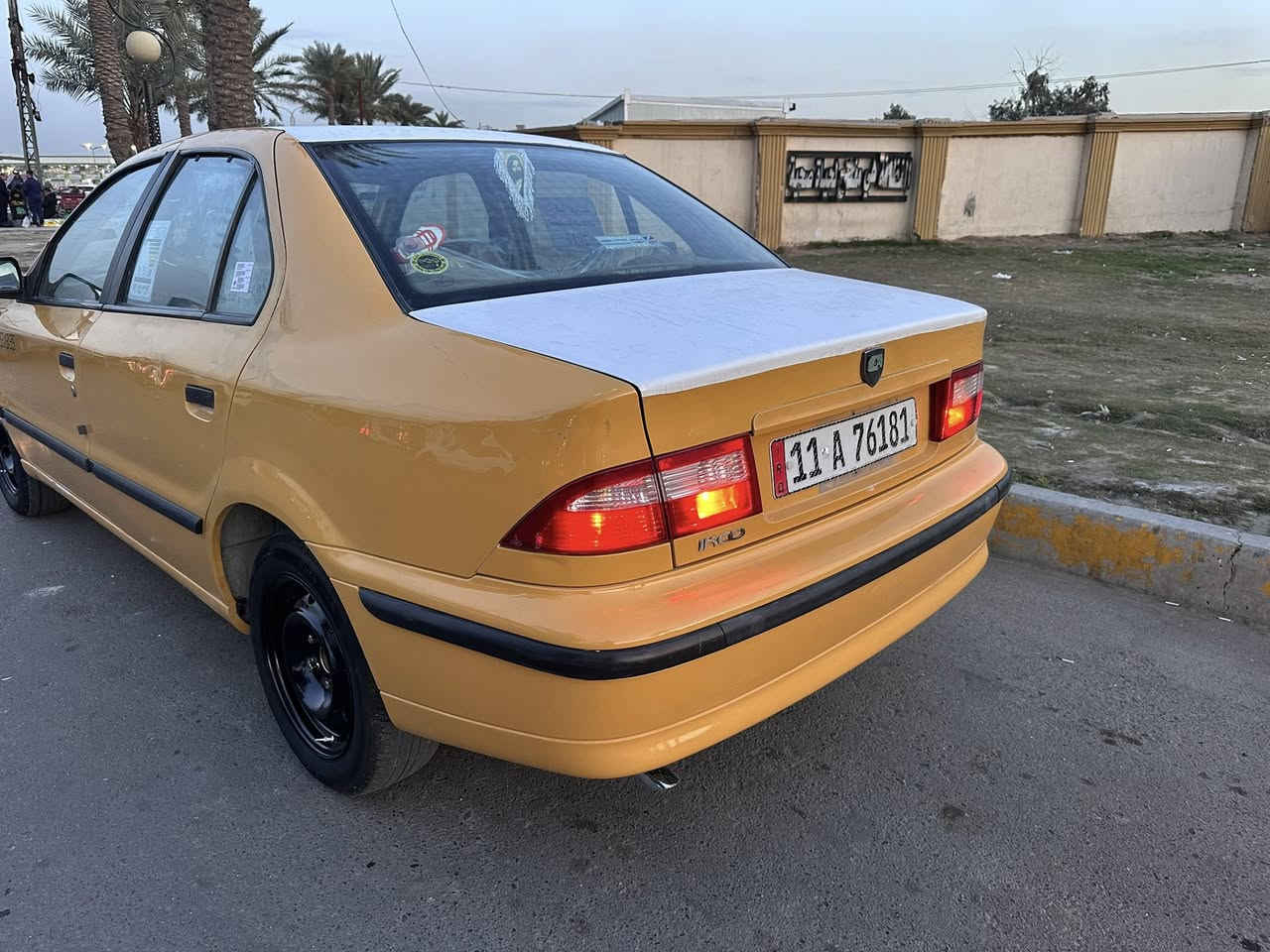 سلام عليكم سمندمديل 12 سياره جازه من كلشي مكينه جديده صدر جديدتبريد شغال مصفره هيه وغرامه مكاني بغداد صعره 43 وبيه مجال بصيط *********** بيه دوسه معمره وشويه صبغ باب لخلفي فقت
