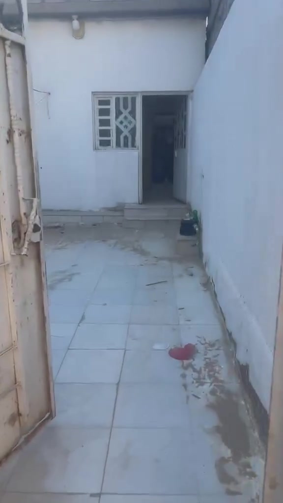 دار سكن وقف سني اصولي مناوي لجم خلف المطاحن منطقة حلوه ومرتبه ولشارع ٨متر للبيع للبيع للبيع المساحه ٢٠٠م السعر ١٢٠ مليون عراقي وبي مجال *********** للتواصل اتصال هاتفي فقط عقارات المصطفى ***********

