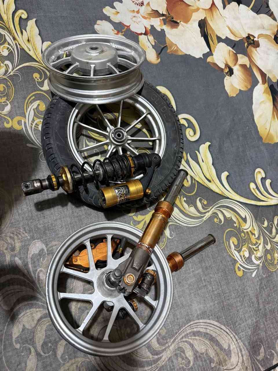 للبيع تزويد ماكس مختلف ومفول نضافه توصيل موجود مكاني بياع شارع قطر الندى ***********
