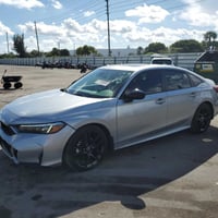 للبيع هوندا سيفيك 2025   موعد الوصول 2/25   تستلم واصل للحره ب 135 ورق...