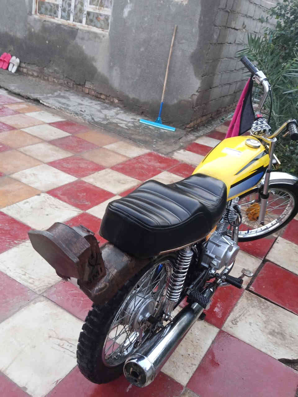 سلام عليكم دراجه تعمير 25 مكينه شرط صبانه ما ماشيه عليه شاصي نامه مكان رميثه كلك كلك كلك ***********
