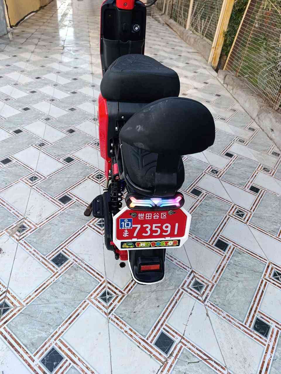 السلام عليكم 
دراجه شحن R9 جديده ومكفوله من كلشي بطاريات جدد توني شادهن 2026 الاصليات الدراجه نضيفه كلش وكلشي ما ناقصها وكلشي شغال مكاني بصره ابو الخصيب بالعوجه 
*********** ابو الخصيب, البصرة
