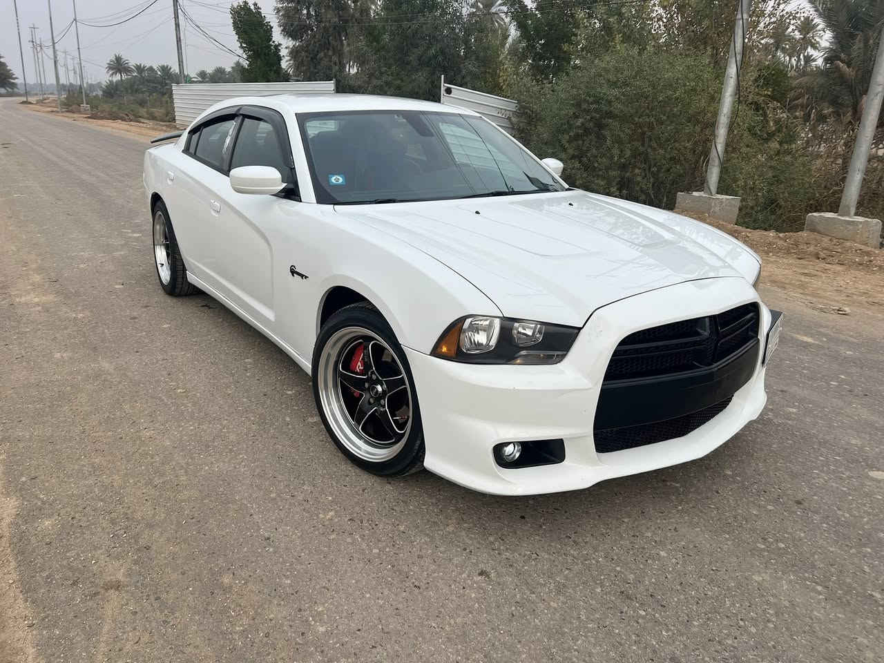 السلام عليكم جارجر للبيع موديل 2014 مكينة 3600 كير طيارة محرك وكير كفالة تخم ويل زائد تخم تاير جديد السيارة بيها 3 قطع صبغ  رقم بغداد مكاني كربلاء طويريج السعر 158 وبيها مجال بسيط ***********
