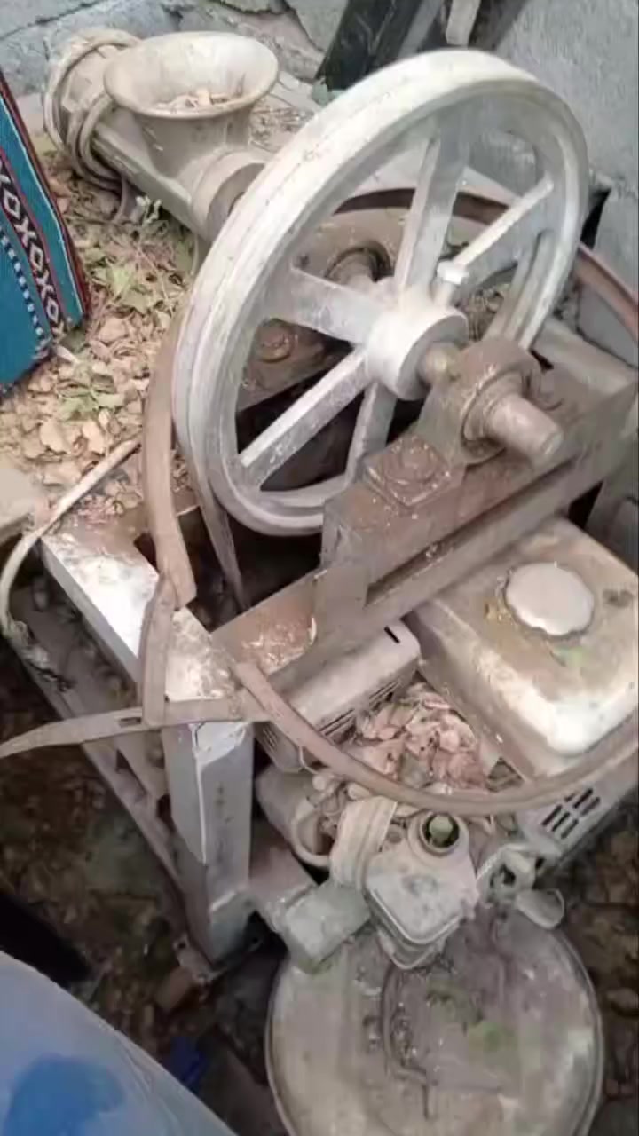 انطيني سعر وتعال  مستخدمه مره وحده متروكه بس يرادلهه ترتيب


**إذا كنت صاحب هذا الإعلان وتريد حذفه لأي سبب، رجاءا أرسل رسالة إلى الدعم الفني**