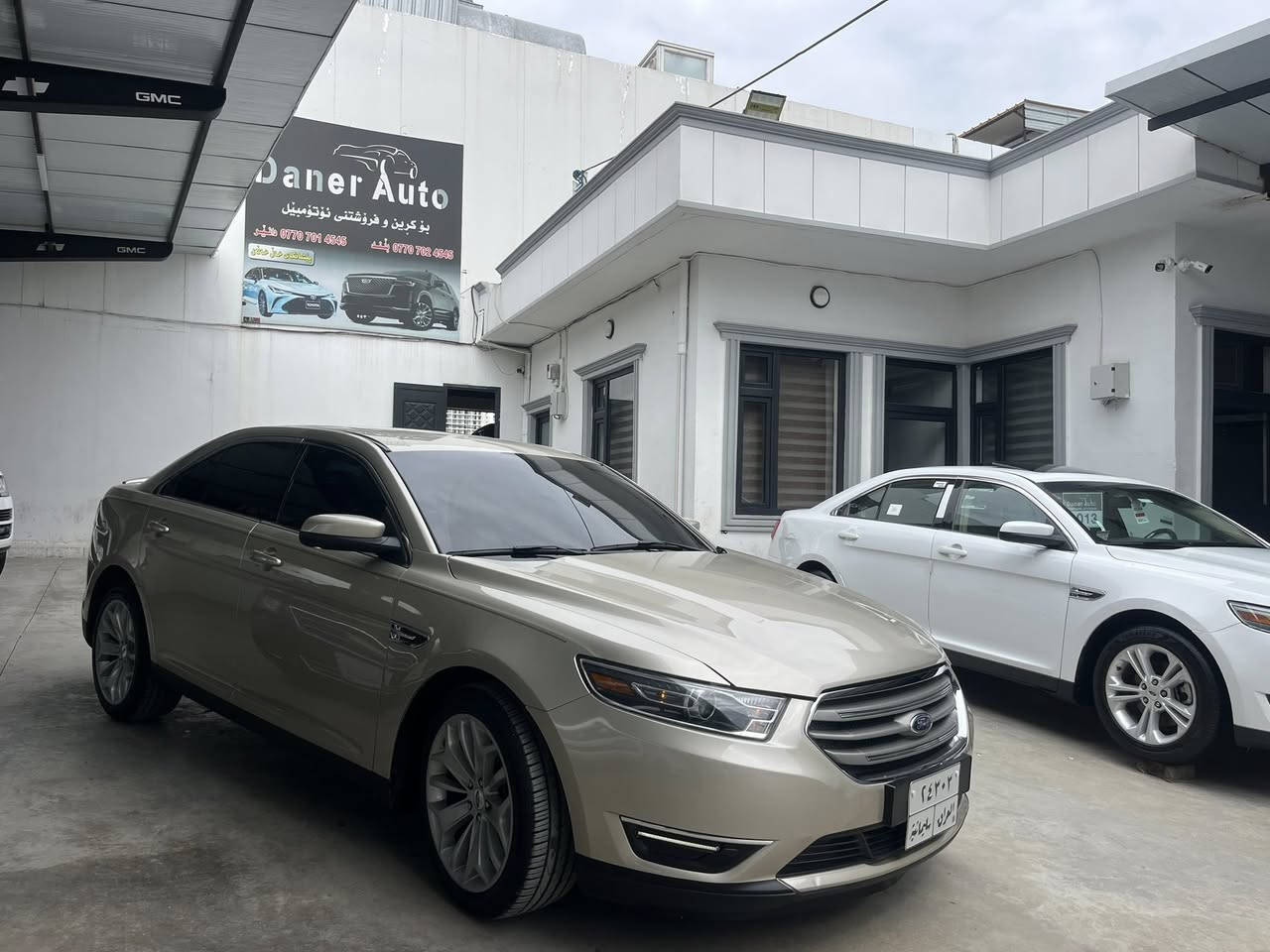 السلام عليكم فورد تورس موديل 18. السيارة بمعن الكلمه جديده كير مكينه حداديه كله بشرط بدون دينار مصرف صبغ جامرلغ الخلفي صبغ بدون دوخل بشرط ماشيه 60 
مكان السياره سليمانيه 
بسمي تحويل وكال خادم 
السعر 130 
شباب مروس بشمالي فقط 
ا***********
***********
