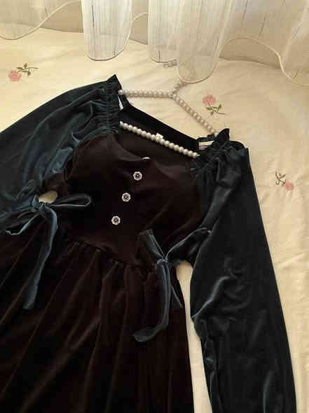 دشداشة بتصميم فستان قديفه سوفت خامه ممتازه 
السعر 👈 ١٠ الف فقط
قياسات L. XL.  XxL
فري سايز وزن 55__ 80 
متوفر جمله مفرد 
سعر الدرزن 105
للحجز رقم الهاتف ☎️ وعنوان 🏢
متوفر توصيل داخل النعمانية 🚕
رابط الانستا/https://www.instagram.com/wkllkhgt?igsh=cjl4bXZjYmFoNXNh
متوفر توصيل جميع المحافظات  🚛 
رابط القناة https://t.me/ggbkuu
*********** واتساب
*********** واتساب
*********** واتساب
